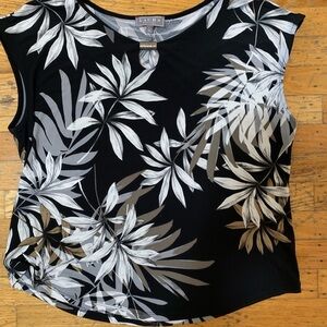 Aura Black and White Floral Women's Top